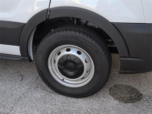 2025 Ford Transit-250 148 WB Medium Roof Cargo