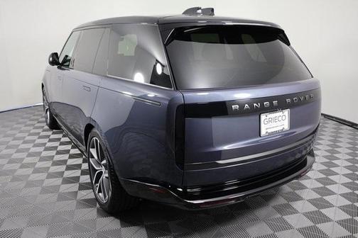 2025 Land Rover Range Rover P530 SE 7 Seat