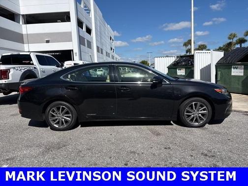 2017 Lexus ES 300h Base