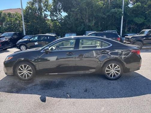 2017 Lexus ES 300h Base