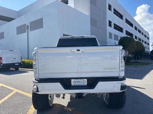 2022 Chevrolet Silverado 2500 High Country