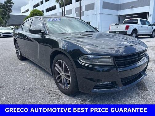 2019 Dodge Charger SXT