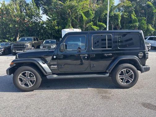 Black Clearcoat 2023 Jeep Wrangler Sahara