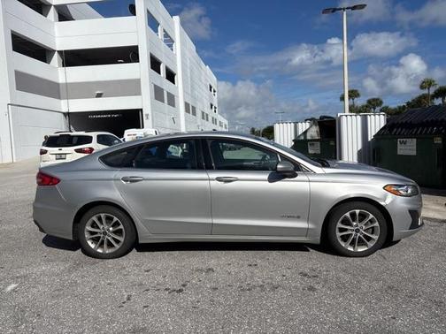 2019 Ford Fusion Hybrid SE