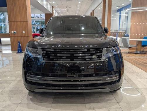 2025 Land Rover Range Rover P400 SE 7 Seat