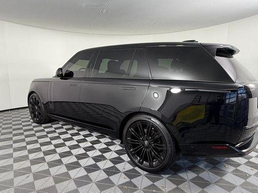 2025 Land Rover Range Rover P400 SE 7 Seat