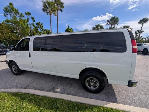 2017 Chevrolet Express 3500 LT
