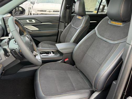 Agate Black Metallic 2026 Ford Explorer Tremor