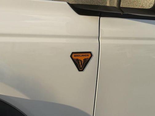 Oxford White 2025 Ford Bronco Badlands