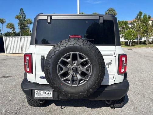 Oxford White 2025 Ford Bronco Badlands