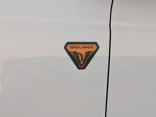 Oxford White 2025 Ford Bronco Badlands