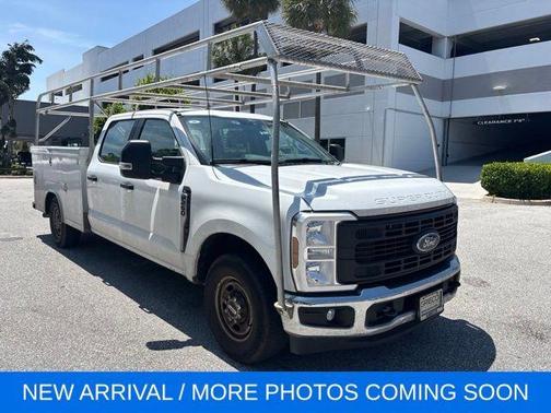 Oxford White 2025 Ford F-250 XL