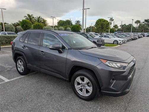 2020 Toyota RAV4 XLE