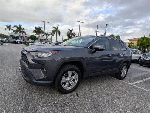 2020 Toyota RAV4 XLE