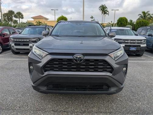 2020 Toyota RAV4 XLE