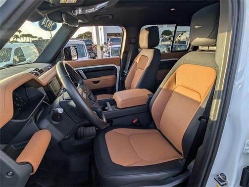 2024 Land Rover Defender X-DYNAMIC SE