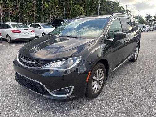 2018 Chrysler Pacifica Touring-L