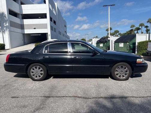 2007 Lincoln Town Car Designer Series