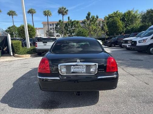 2007 Lincoln Town Car Designer Series