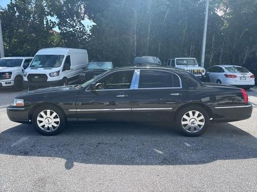 2007 Lincoln Town Car Designer Series