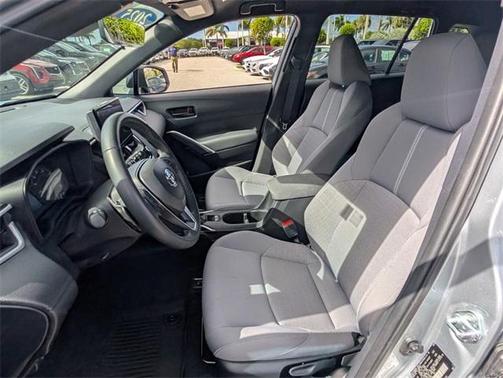 2025 Toyota Corolla Cross Hybrid SE