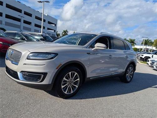 2019 Lincoln Nautilus Select