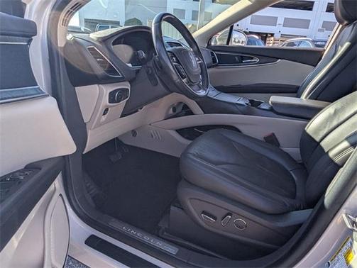 2019 Lincoln Nautilus Select