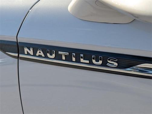 2019 Lincoln Nautilus Select
