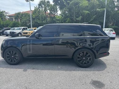 2023 Land Rover Range Rover P530 SE