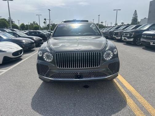 2024 Bentley Bentayga V8