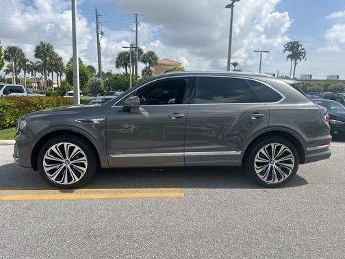2024 Bentley Bentayga V8