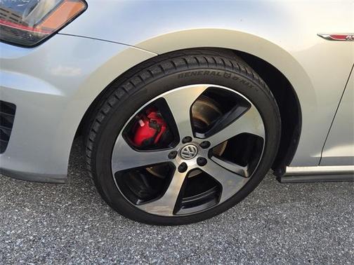 2016 Volkswagen Golf GTI 2.0T SE 4-Door
