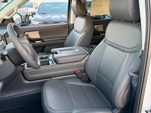 Oxford White 2026 Ford Expedition Active