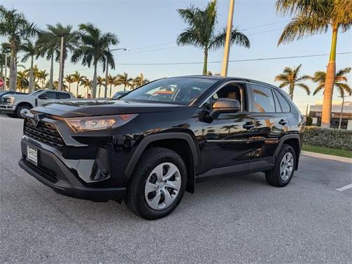2022 Toyota RAV4 LE