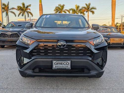 2022 Toyota RAV4 LE