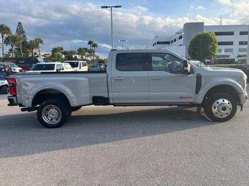 2025 Ford F-450 Platinum