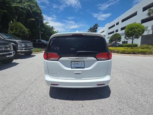 2020 Chrysler Voyager LXI