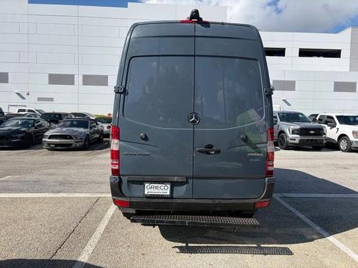 2018 Mercedes-Benz Sprinter 2500 144 WB