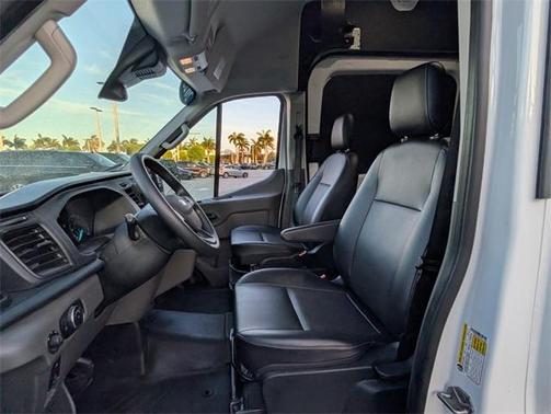 2023 Ford E-Transit Base