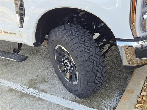 2025 Ford F-350 Lariat Super Duty