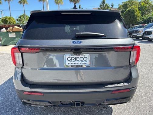 2025 Ford Explorer ST-Line