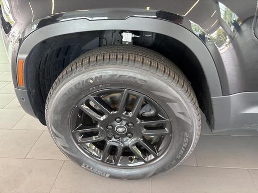 2023 Land Rover Defender 110 S
