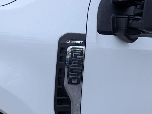 2024 Ford F-350 Lariat Super Duty