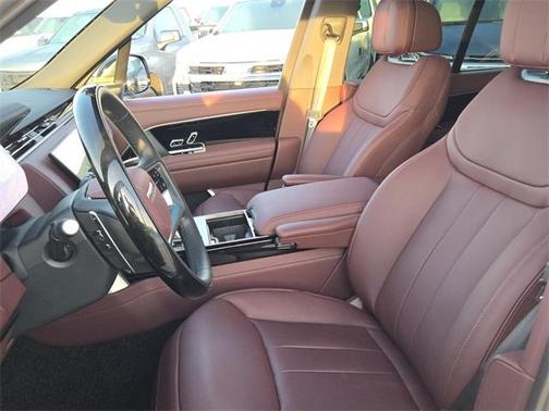 2025 Land Rover Range Rover P530 SE