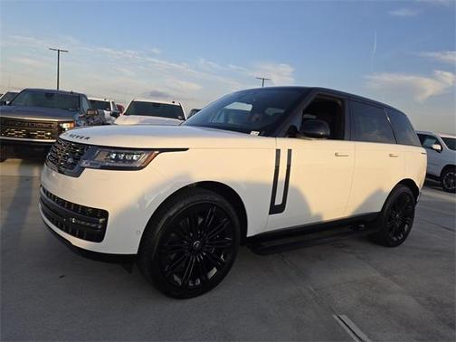 2025 Land Rover Range Rover P530 SE