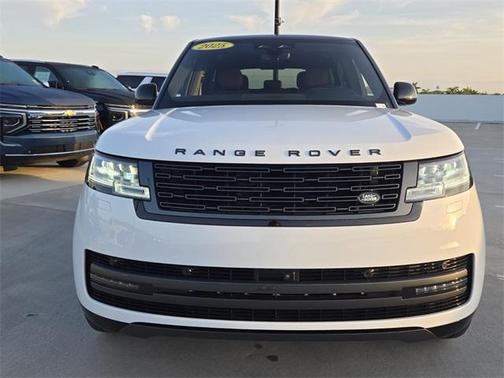 2025 Land Rover Range Rover P530 SE