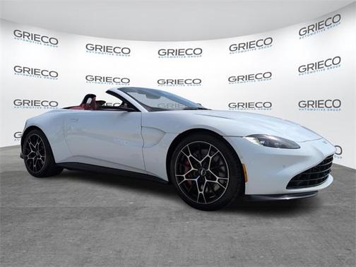 2022 Aston Martin Vantage Base