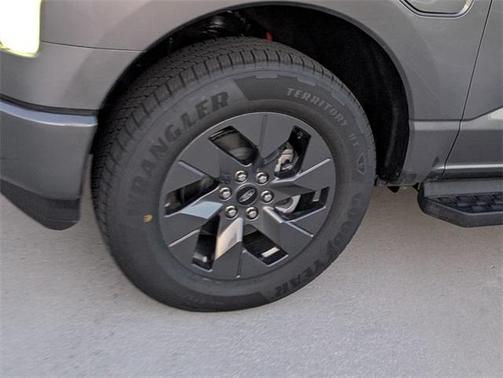 2025 Ford F-150 Lightning LARIAT