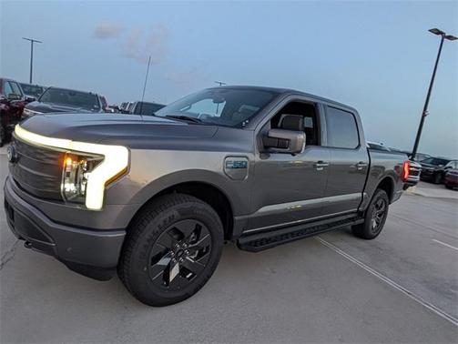 2025 Ford F-150 Lightning LARIAT