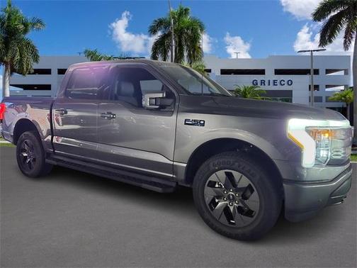 2025 Ford F-150 Lightning LARIAT
